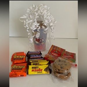 KANSAS CITY CHIEFS CUP w Birthday Card PERSONALIZED Bow Reese’s KitKat Snickers